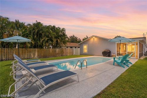 764 94th Ave N, Naples, FL, 34108-2449 | Card Image