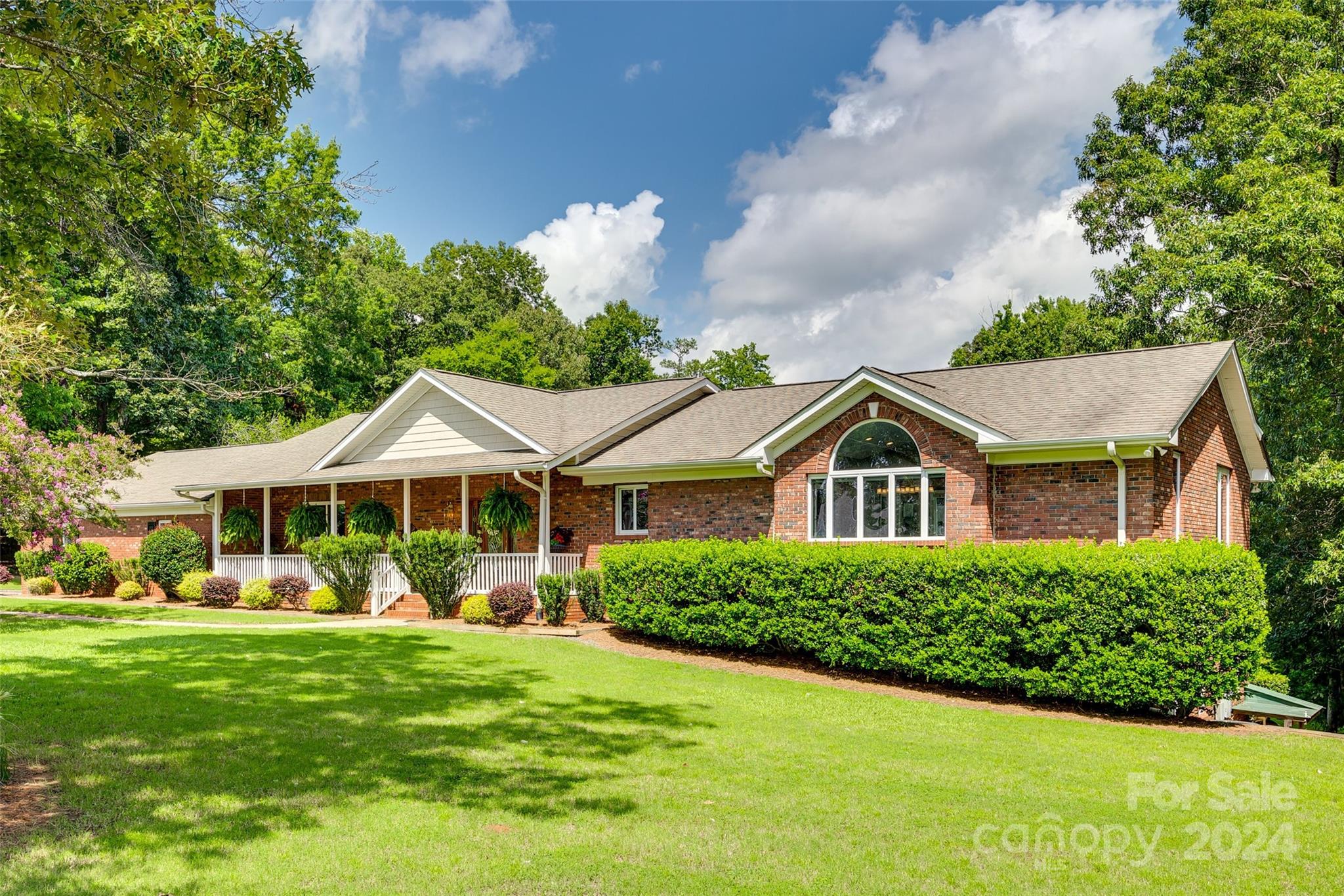 Langston Dr, Charlotte, NC 28278