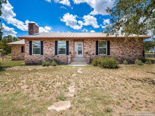 135 Manor Dr, Comfort, TX, 78013-2012 | Card Image