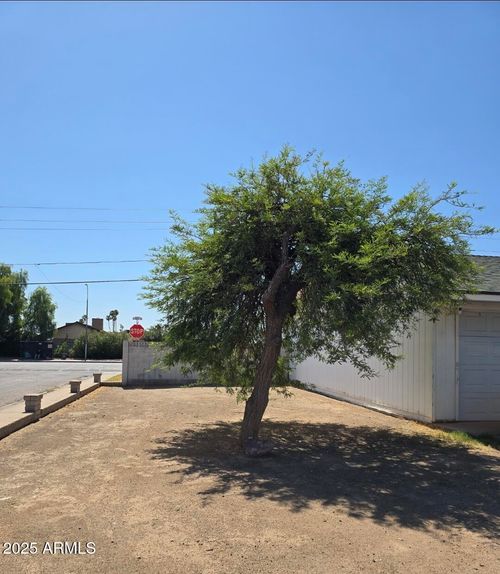 8230 N 42nd Dr, Phoenix, AZ, 85051-4615 | Card Image