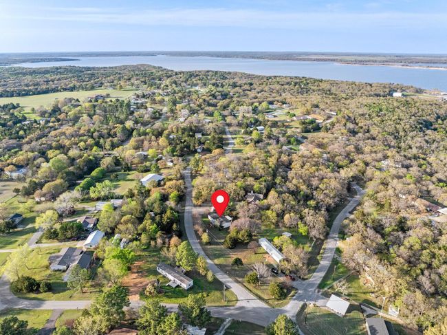 216 Mill Creek Meadow Rd, House other with 3 bedrooms, 2 bathrooms and null parking in Pottsboro TX | Image 7