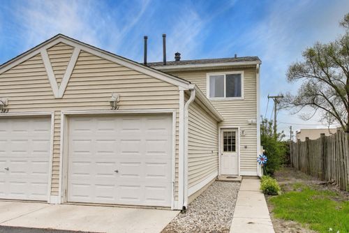 391 Meadow Green Ln, Round Lake Beach, IL, 60073-1326 | Card Image