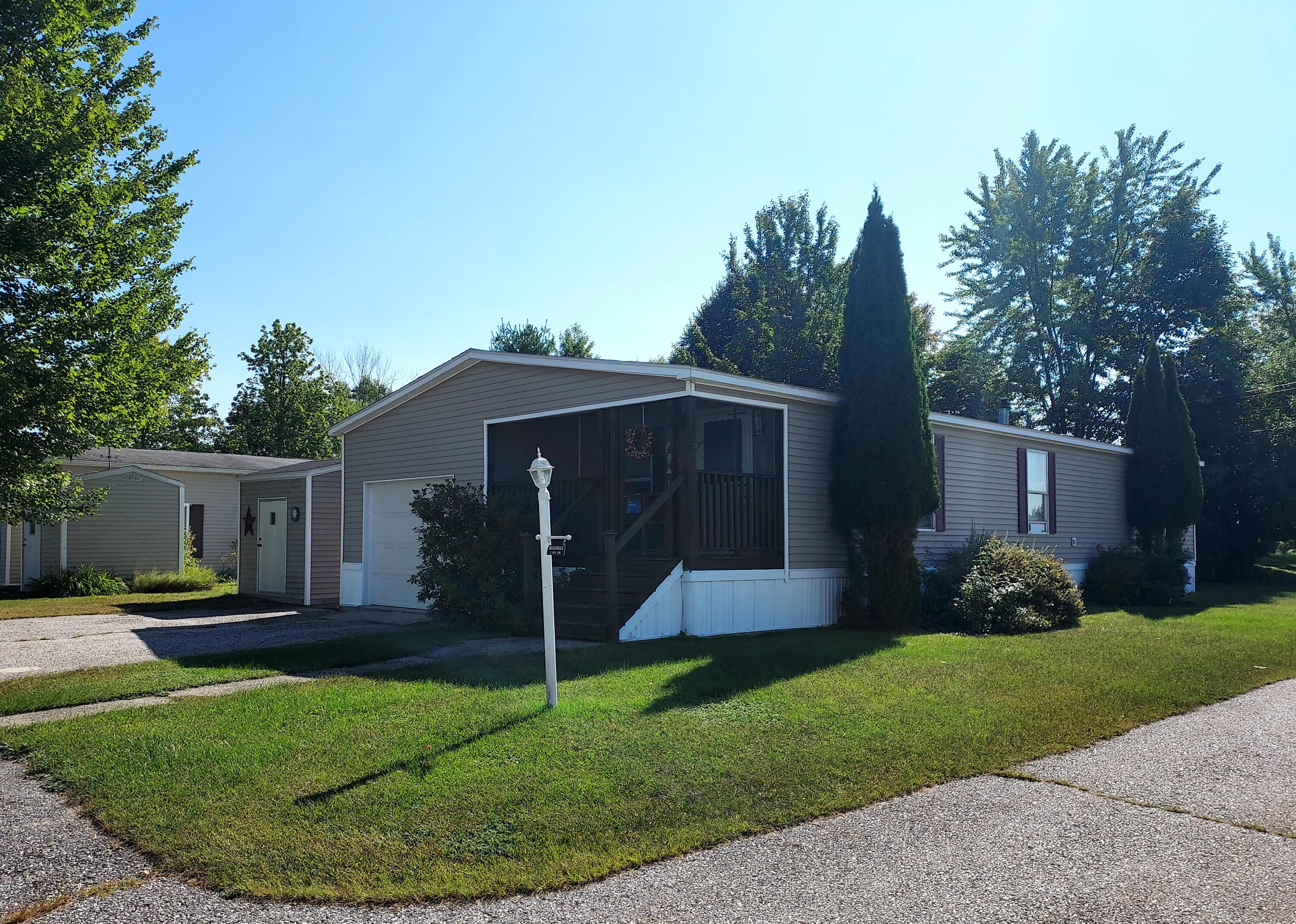 Ivy Dr, Norway, ME 04268