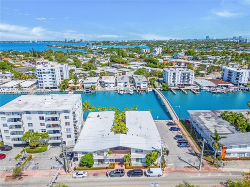 3-8040 Tatum Waterway Dr, Miami Beach, FL, 33141-5307 | Card Image