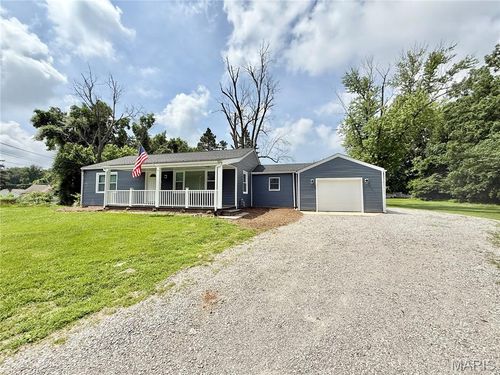 820 Southmoor Pl, Godfrey, IL, 62035-1827 | Card Image