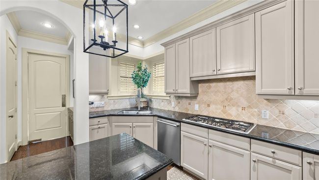 5558 Aspen St, House other with 5 bedrooms, 7 bathrooms and 3 parking in Bellaire TX | Image 9