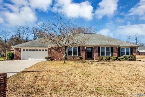 212 Warfe Ct, Huntsville, AL, 35810-6218 | Card Image