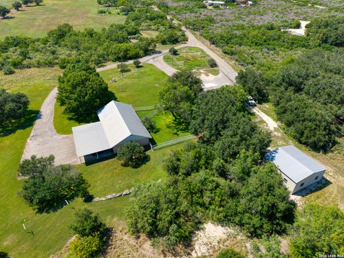 433 Mills Ln, Uvalde, TX, 78801-1185 | Card Image