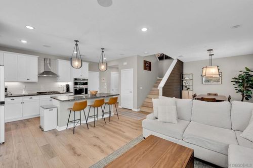 1-13085 Olympus Cir, Poway, CA, 92064-4681 | Card Image