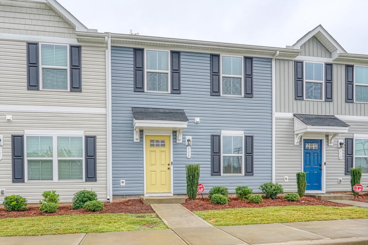 Bristling Briar Trl, Greenville, SC 29617
