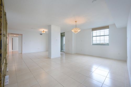 apt-700-610 Clematis St, West Palm Beach, FL, 33401-5324 | Card Image