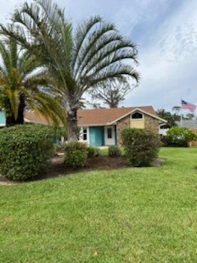 422 Avocado Ave, House other with 3 bedrooms, 2 bathrooms and null parking in SEBASTIAN FL | Image 4