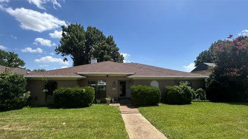 2212 Canyon Valley Trl, Plano, TX, 75023-7748 | Card Image