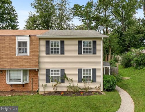 8566 Pellam Ct, MARSHALL, VA, 20115-3747 | Card Image