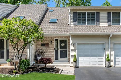 17 Maria Ct, Holmdel, NJ, 07733-2750 | Card Image
