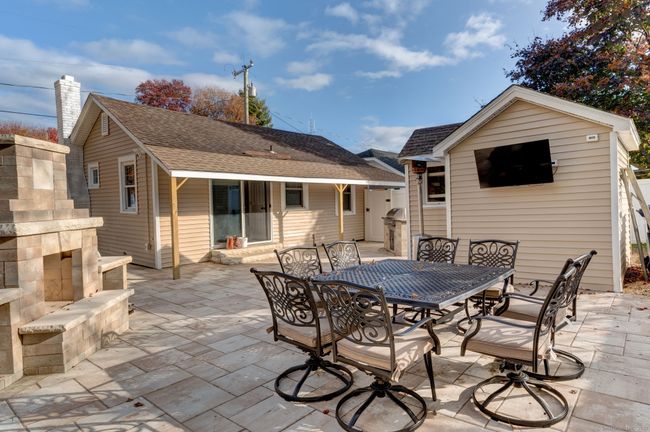308 Old Colony Rd, House other with 2 bedrooms, 1 bathrooms and 6 parking in Old Lyme CT | Image 11