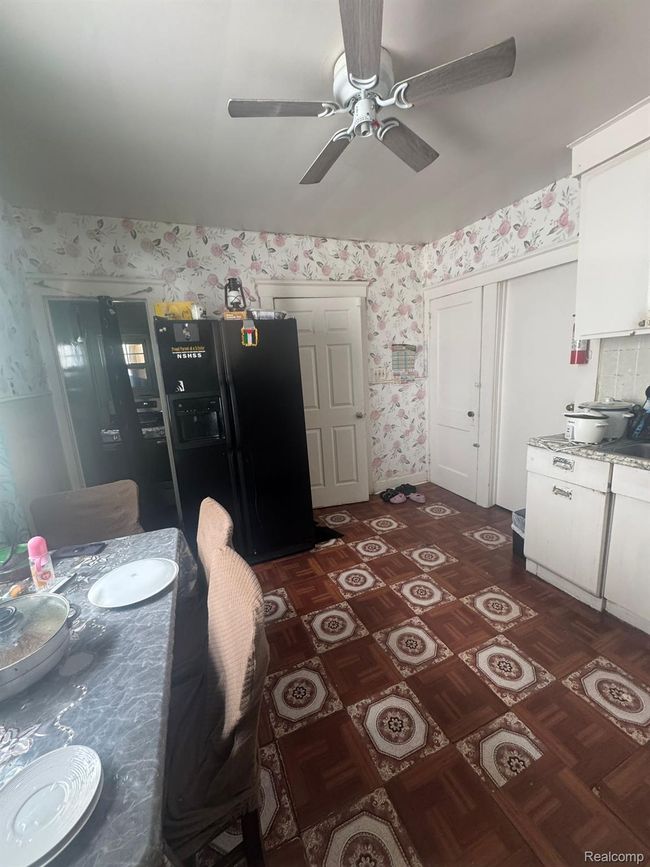 2340 Commor St, Home with 0 bedrooms, 2 bathrooms and null parking in Hamtramck MI | Image 21