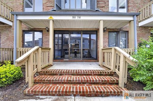 710 Peach St, Avenel, NJ, 07001-1068 | Card Image