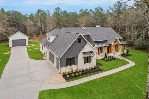 688 Lonestar Rd, Huntsville, TX, 77340-1425 | Card Image