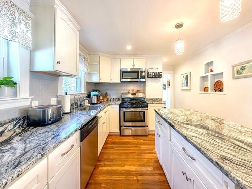 35-35 Reedsdale Rd, Milton, MA, 02186-3309 | Card Image