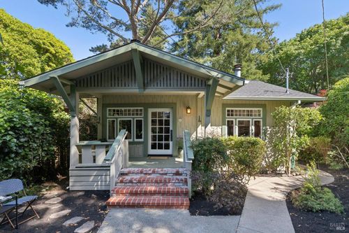 11 Alder Ct, Fairfax, CA, 94930-1704 | Card Image