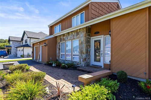 53 Timber Ridge Dr, Commack, NY, 11725-1739 | Card Image