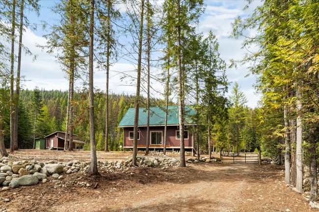 8556 Yaak River Rd, House other with 3 bedrooms, 2 bathrooms and null parking in Troy MT | Image 8