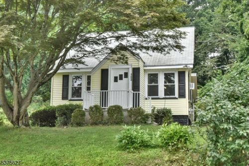 103 Vreeland Ave, Bloomingdale, NJ, 07403-1117 | Card Image