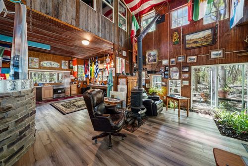 907 Deertrail Dr, San Marcos, TX, 78666-8893 | Card Image