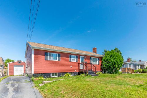 10 Westwood Dr, House with 4 bedrooms, 3 bathrooms and null parking in Dartmouth NS | Card Image