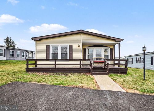 639 Laurel Ct, NORTH WALES, PA, 19454-1178 | Card Image