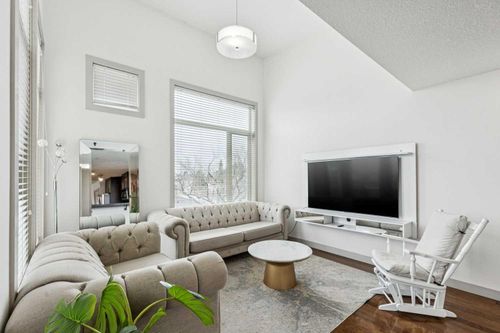 201-1905 27 Ave Sw, Calgary, AB, T2T1H4 | Card Image