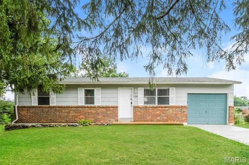 1126 Airglades Dr, Arnold, MO, 63010-3111 | Card Image