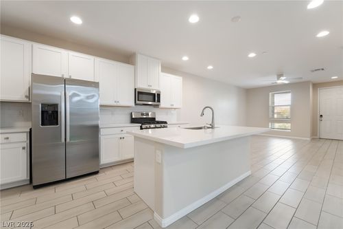 666 Cottonwood Hill Pl, Henderson, NV, 89011-5529 | Card Image