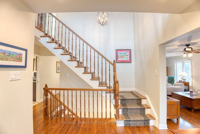 40 Blue Heron Crt, House other with 4 bedrooms, 4 bathrooms and 9 parking in Rockcliffe ON | Image 4