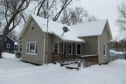 110 E 9th St, Neillsville, WI, 54456-1452 | Card Image