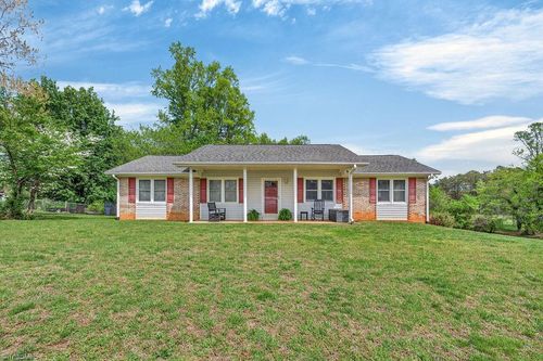 1319 Old Us 52 S, Pilot Mountain, NC, 27041-8122 | Card Image