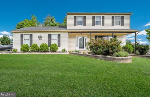 29 Castlewood Dr, CHALFONT, PA, 18914-2628 | Card Image