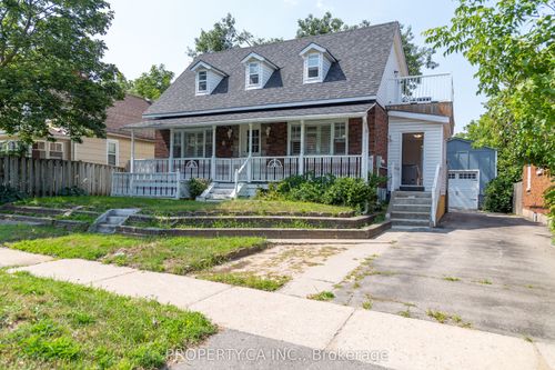 8 Dufferin St, Barrie, ON, L4N2J7 | Card Image