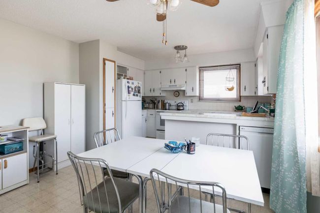 1406 26 Street Se, Home with 3 bedrooms, 1 bathrooms and 2 parking in Medicine Hat AB | Image 9