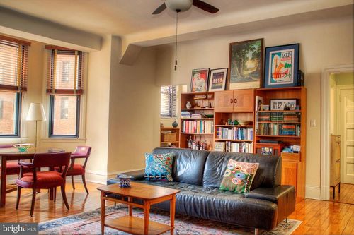 apt-4c-250 S 13th St, PHILADELPHIA, PA, 19107-5616 | Card Image