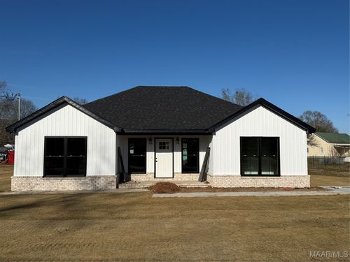 122 Carr St, Tallassee, AL, 36078-1955 | Card Image