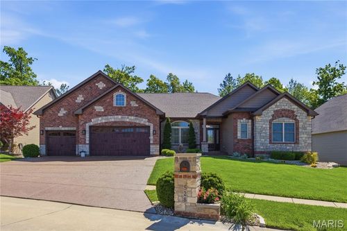 528 Elm Creek Dr, Wentzville, MO, 63385-3240 | Card Image