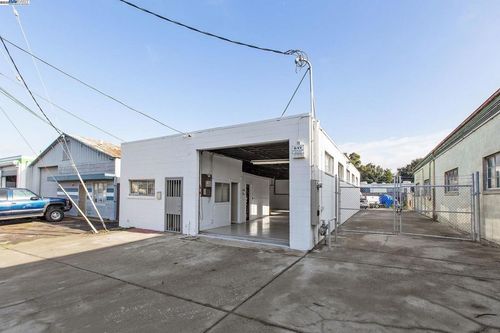 1688 Timothy Dr, San Leandro, CA, 94577-2312 | Card Image