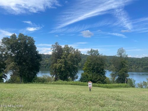 687 River Bank Tr, Loudon, TN, 37774 | Card Image