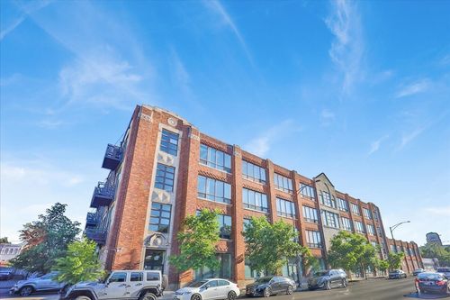 unit-301-4131 W Belmont Ave, CHICAGO, IL, 60641-4628 | Card Image