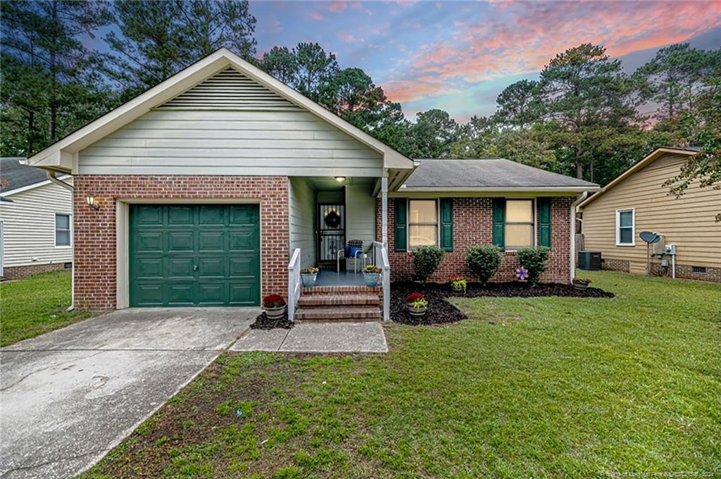 Loufield Dr, Fayetteville, NC 28311