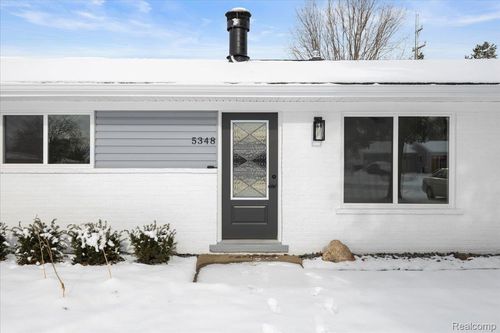 5348 Burgundy Dr, Clarkston, MI, 48346-3200 | Card Image