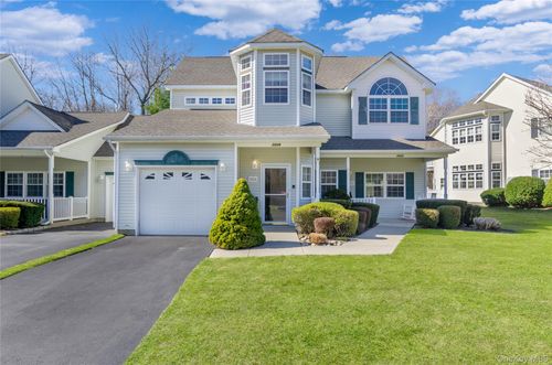 3006 Amen Cor, Riverhead, NY, 11901-1930 | Card Image