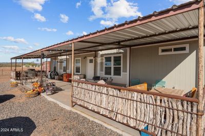 41225 N 253rd Avenue, House other with 3 bedrooms, 2 bathrooms and null parking in Morristown AZ | Image 3